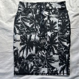 Fabletics Black and White Palm Tree Print Pencil Skirt, Size Medium